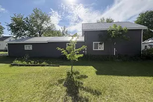 306 2nd St, Oconto, WI 54153 - Photo 2