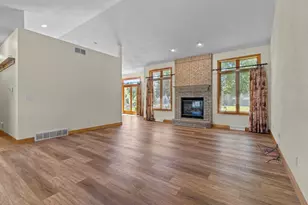 W5875 Sweet Clover Dr, Appleton, WI 54915 - Photo 8