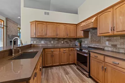 W5875 Sweet Clover Drive, Appleton, WI 54915 - Photo 10