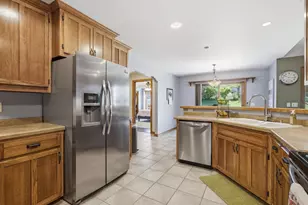 1735 Orange Blossom Dr, Green Bay, WI 54313 - Photo 8
