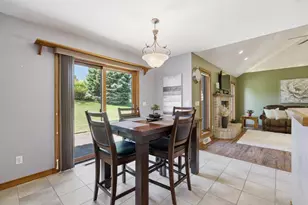 1735 Orange Blossom Dr, Green Bay, WI 54313 - Photo 6
