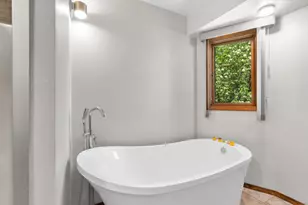 250 Traders, Green Bay, WI 54302 - Photo 22