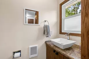 2049 Shamrock Ln, Green Bay, WI 54301 - Photo 24