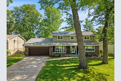 2049 Shamrock Lane, Green Bay, WI 54301 - Photo 8