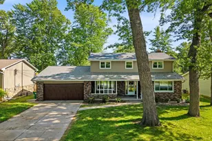 2049 Shamrock Ln, Green Bay, WI 54301 - Photo 8