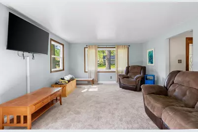 2049 Shamrock Lane, Green Bay, WI 54301 - Photo 12