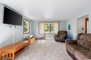 2049 Shamrock Ln, Green Bay, WI 54301 - Photo 12