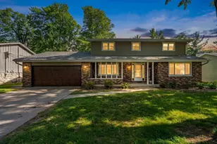 2049 Shamrock Ln, Green Bay, WI 54301 - Photo 2