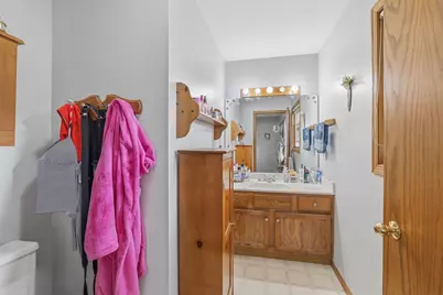 836 Meadowbrook Lane, Fond du Lac, WI 54935 - Photo 10