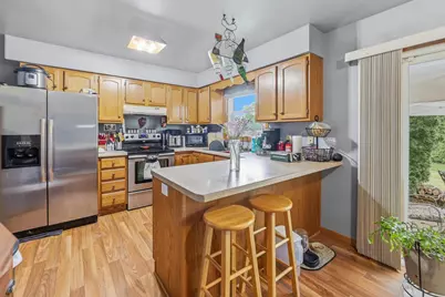 836 Meadowbrook Lane, Fond du Lac, WI 54935 - Photo 6