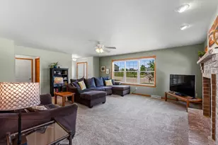 455 S Country Ln, Fond du Lac, WI 54935 - Photo 6
