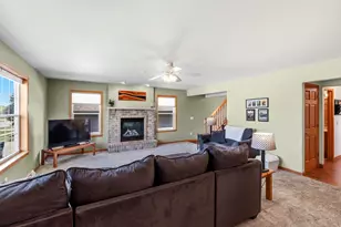 455 S Country Ln, Fond du Lac, WI 54935 - Photo 4