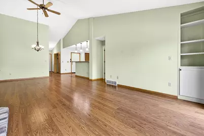 238 Lake Pointe Drive, Oshkosh, WI 54904 - Photo 14