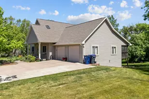 218 Emily Way, Hortonville, WI 54944 - Photo 4
