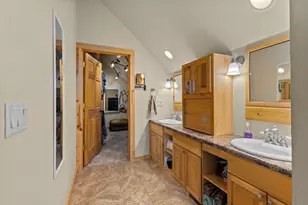 218 Emily Way, Hortonville, WI 54944 - Photo 10