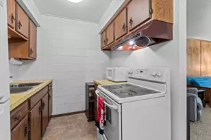 1699 Alcan Dr, Menasha, WI 54952 - Photo 14