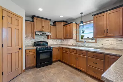 3336 Star Creek Court, Green Bay, WI 54311 - Photo 10