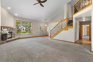 3336 Star Creek Ct, Green Bay, WI 54311 - Photo 4
