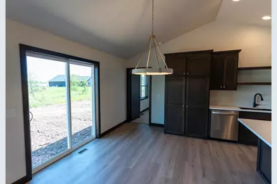 W5896 Edgewood Drive, Menasha, WI 54952 - Photo 10