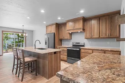 2731 Crestwood Springs Court, Green Bay, WI 54304 - Photo 6