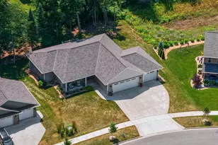 2731 Crestwood Springs Ct, Green Bay, WI 54304 - Photo 46