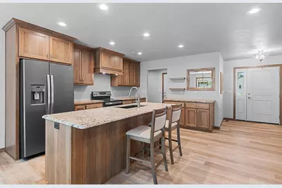 2731 Crestwood Springs Court, Green Bay, WI 54304 - Photo 16