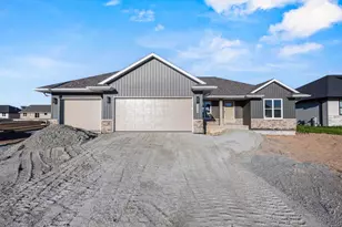 1418 Divinity Dr, De Pere, WI 54115 - Photo 4