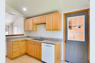 1224 Wirtz Avenue, Green Bay, WI 54304 - Photo 8