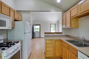 1224 Wirtz Ave, Green Bay, WI 54304 - Photo 10