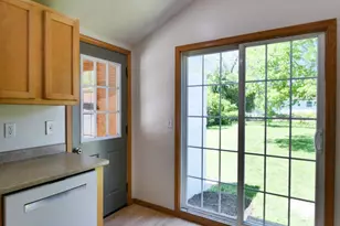 1224 Wirtz Ave, Green Bay, WI 54304 - Photo 6