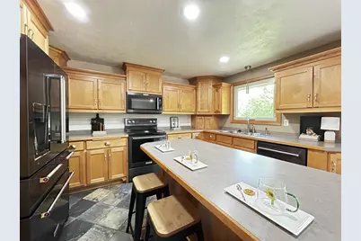 2762 Klee Street, Green Bay, WI 54313 - Photo 6