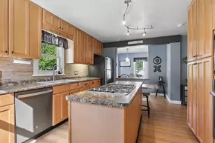 323 E Mission Rd, Green Bay, WI 54301 - Photo 10