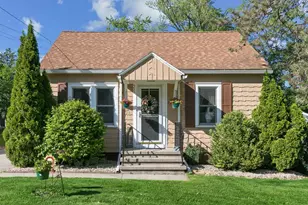 323 E Mission Rd, Green Bay, WI 54301 - Photo 2