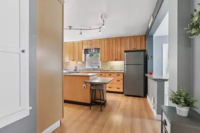 323 E Mission Road, Green Bay, WI 54301 - Photo 12