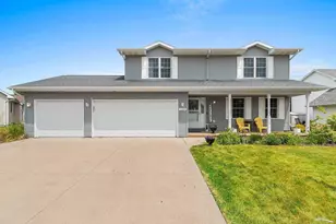 1204 Fairfax St, Oshkosh, WI 54904 - Photo 2