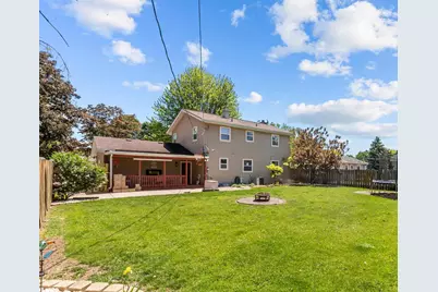 1147 Green Acres Lane, Neenah, WI 54956 - Photo 6