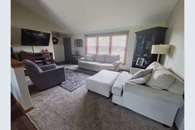 1264 Blue Ridge Drive, Green Bay, WI 54304 - Photo 4