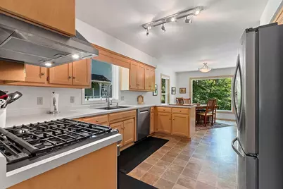 2595 Edgewood Lane, Green Bay, WI 54302 - Photo 10