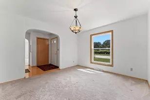 2595 Edgewood Ln, Green Bay, WI 54302 - Photo 14