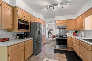 2595 Edgewood Ln, Green Bay, WI 54302 - Photo 12