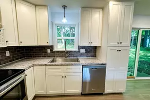 462 N 7th Pl, Sturgeon Bay, WI 54235 - Photo 10