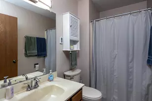 930 Manor Dr, Neenah, WI 54956 - Photo 18