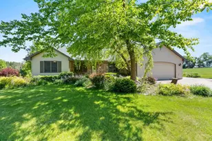 N2672 Butternut Rd, Hortonville, WI 54944 - Photo 2