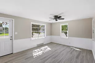 1831 S Oneida St, Appleton, WI 54915 - Photo 2
