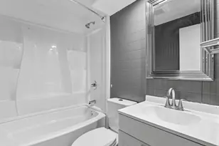 1831 S Oneida St, Appleton, WI 54915 - Photo 10