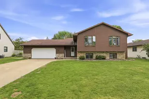 3236 S Whip-Poor-Will Ln, Appleton, WI 54915 - Photo 2