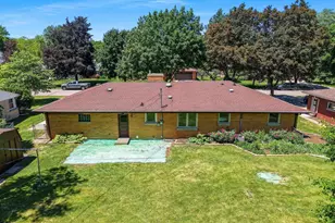 237 S Clay St, De Pere, WI 54115 - Photo 2