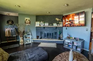 4212 Hillcrest Dr, Oneida, WI 54115 - Photo 4