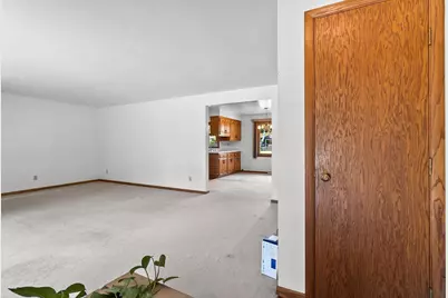 917 Myrtle Lane, Green Bay, WI 54304 - Photo 8