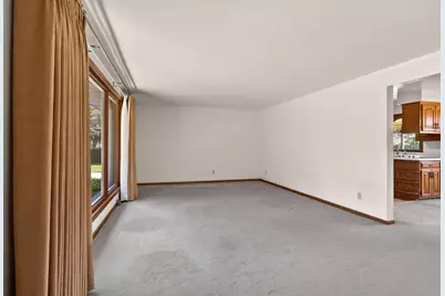 917 Myrtle Lane, Green Bay, WI 54304 - Photo 6